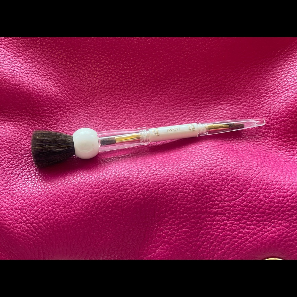 Avon blush brush with built in definition brushes